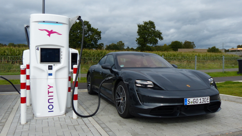 Illustration for article titled The Electric 2020 Porsche Taycan: What We Learned Over 400 Fast Miles